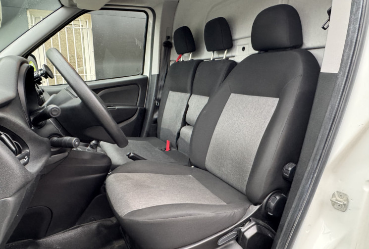 FIAT DOBLO CARGO Pro Lounge 750kg 1.6 Multijet 105 / 26 550 km / 1ere main / TVA Apprarente