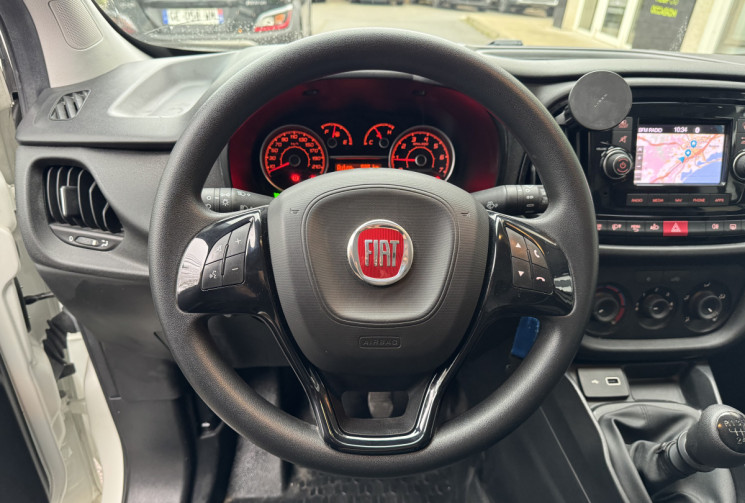 FIAT DOBLO CARGO Pro Lounge 750kg 1.6 Multijet 105 / 26 550 km / 1ere main / TVA Apprarente