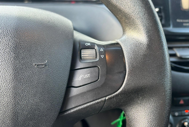 Peugeot 208 1.6 BlueHDi 100ch Feline 5p