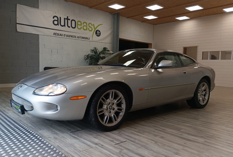 Jaguar XK8 Coupé 4.0 V8 32V 284 cv Boîte auto