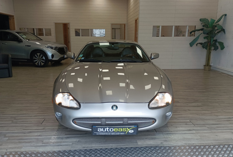Jaguar XK8 Coupé 4.0 V8 32V 284 cv Boîte auto