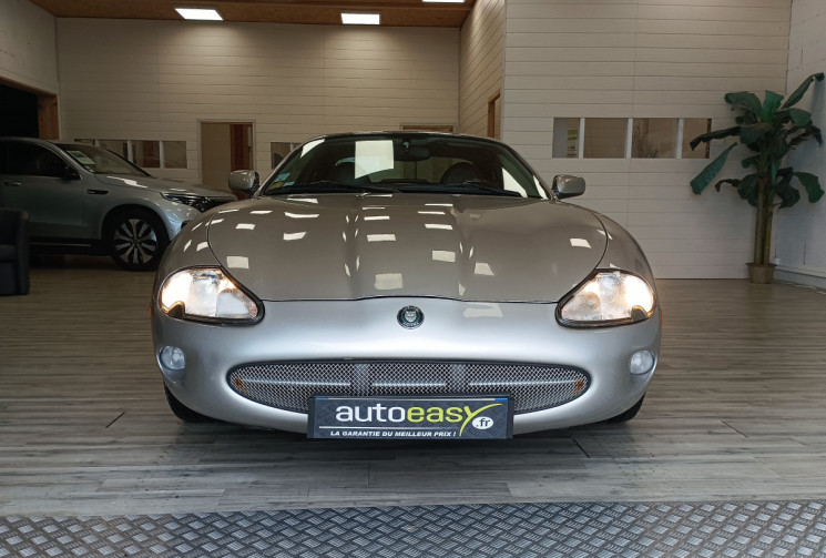 Jaguar XK8 Coupé 4.0 V8 32V 284 cv Boîte auto