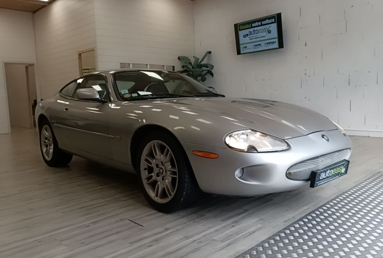 Jaguar XK8 Coupé 4.0 V8 32V 284 cv Boîte auto