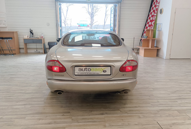 Jaguar XK8 Coupé 4.0 V8 32V 284 cv Boîte auto