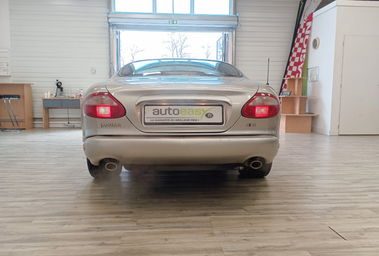 Jaguar XK8 Coupé 4.0 V8 32V 284 cv Boîte auto