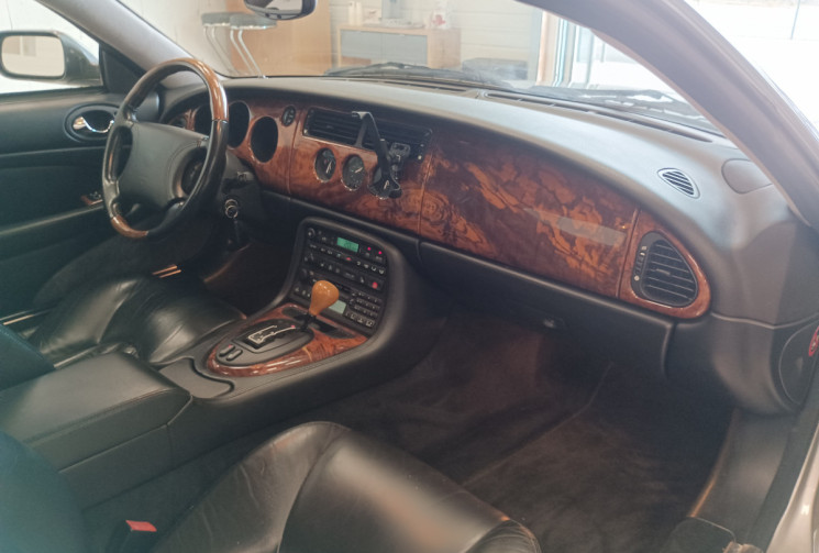 Jaguar XK8 Coupé 4.0 V8 32V 284 cv Boîte auto