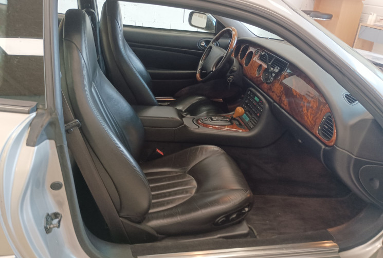 Jaguar XK8 Coupé 4.0 V8 32V 284 cv Boîte auto