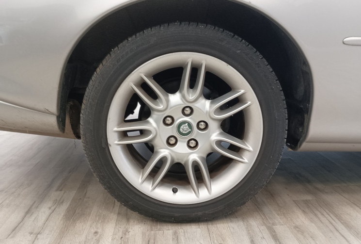 Jaguar XK8 Coupé 4.0 V8 32V 284 cv Boîte auto