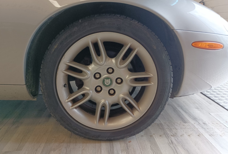 Jaguar XK8 Coupé 4.0 V8 32V 284 cv Boîte auto