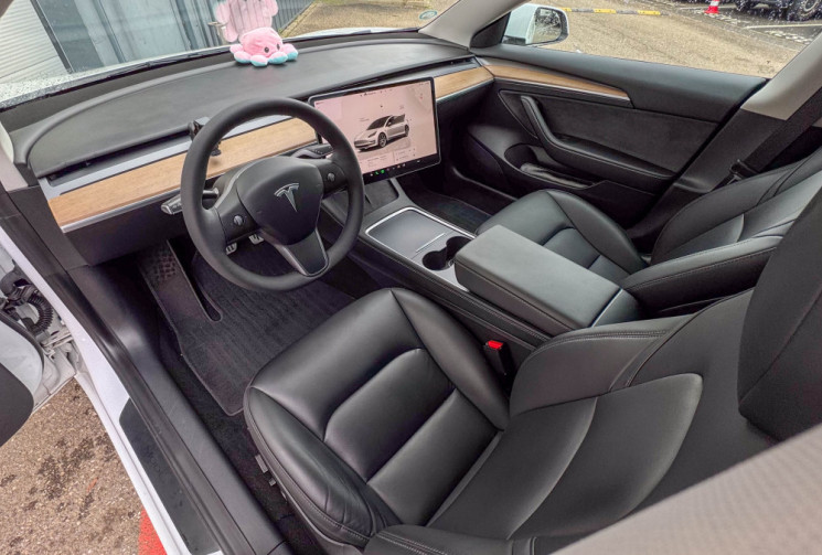 Tesla Model 3 Propulsion MY22 60kWh AMD Ryzen Matrix Pack Hiver SR+