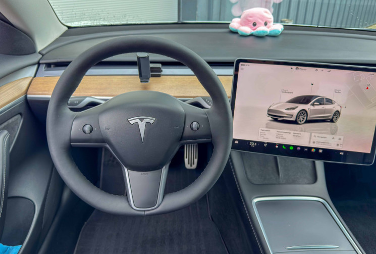 Tesla Model 3 Propulsion MY22 60kWh AMD Ryzen Matrix Pack Hiver SR+