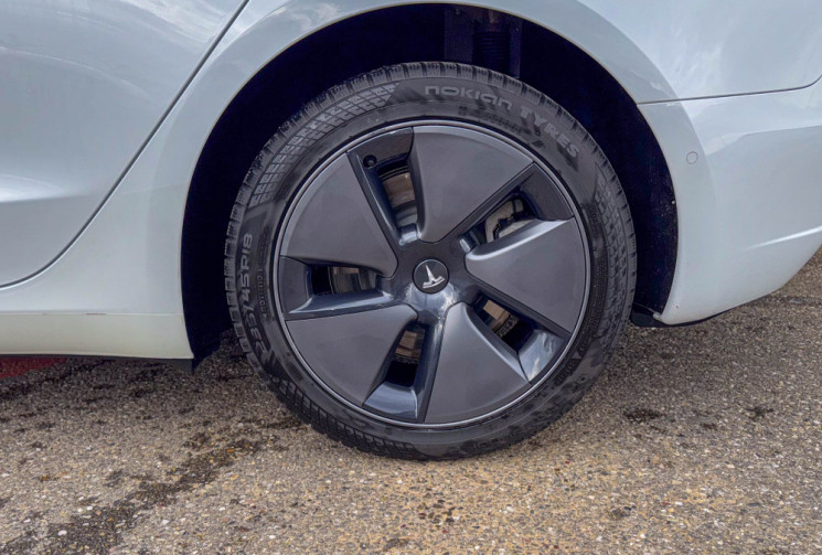 Tesla Model 3 Propulsion MY22 60kWh AMD Ryzen Matrix Pack Hiver SR+