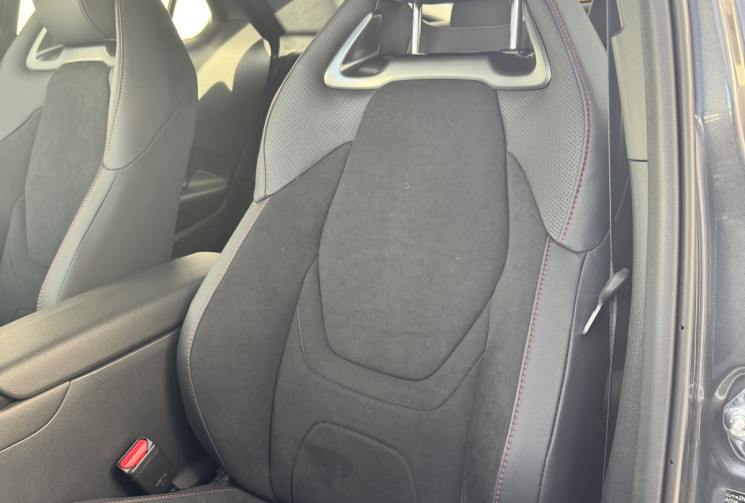 Toyota C-HR hybride 200 AWD 4X4 PACK GR - Full options - état neuf