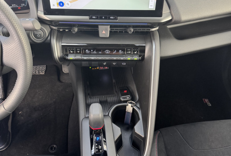 Toyota C-HR hybride 200 AWD 4X4 PACK GR - Full options - état neuf