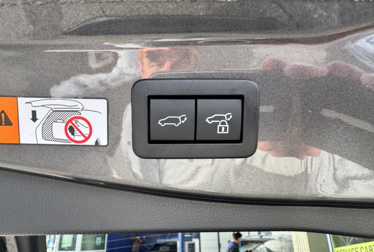 Toyota C-HR hybride 200 AWD 4X4 PACK GR - Full options - état neuf