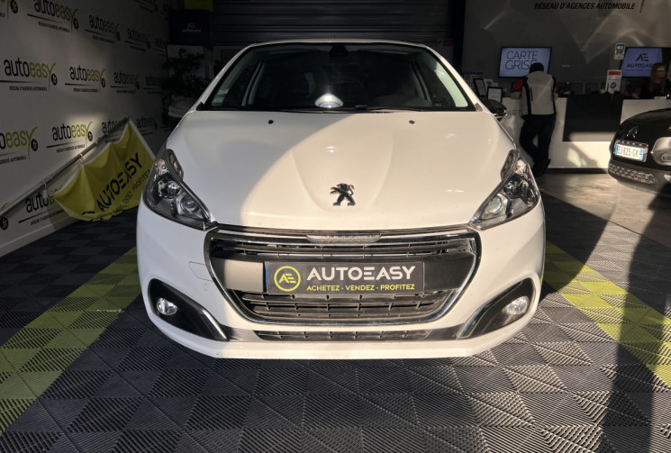 Peugeot 208 1.2 82 ch Style 3p 1ERE MAIN KIT DISTRI NEUF