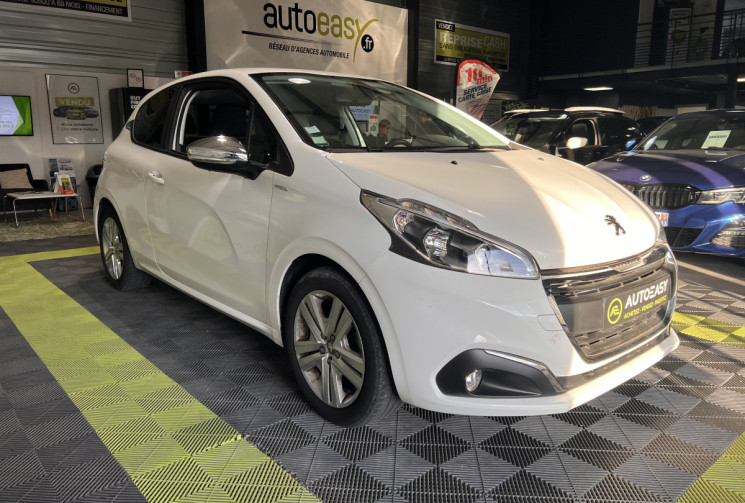 Peugeot 208 1.2 82 ch Style 3p 1ERE MAIN KIT DISTRI NEUF