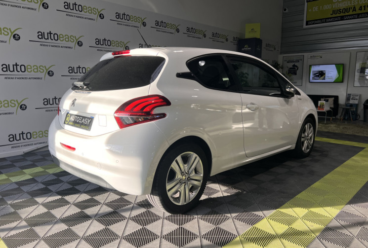 Peugeot 208 1.2 82 ch Style 3p 1ERE MAIN KIT DISTRI NEUF