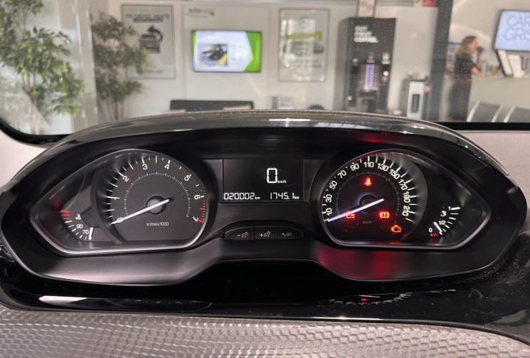 Peugeot 208 1.2 82 ch Style 3p 1ERE MAIN KIT DISTRI NEUF