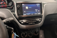 Peugeot 208 1.2 82 ch Style 3p 1ERE MAIN KIT DISTRI NEUF