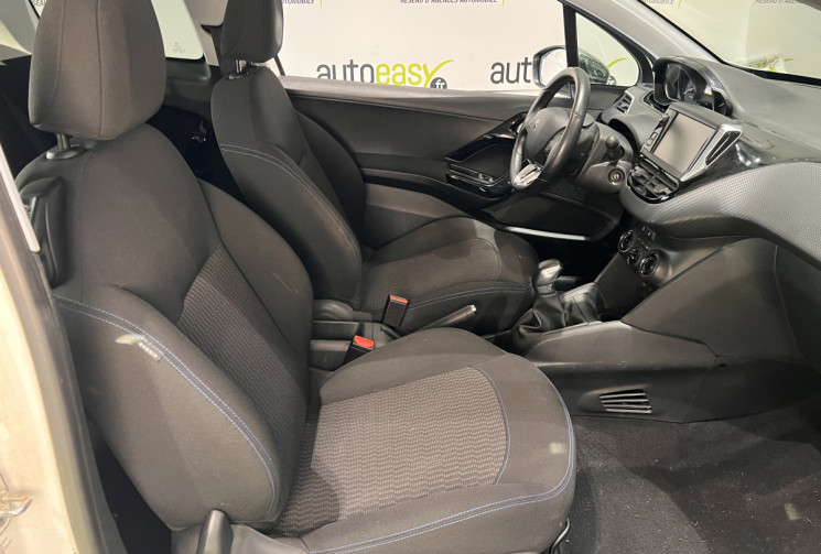 Peugeot 208 1.2 82 ch Style 3p 1ERE MAIN KIT DISTRI NEUF