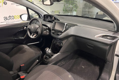 Peugeot 208 1.2 82 ch Style 3p 1ERE MAIN KIT DISTRI NEUF