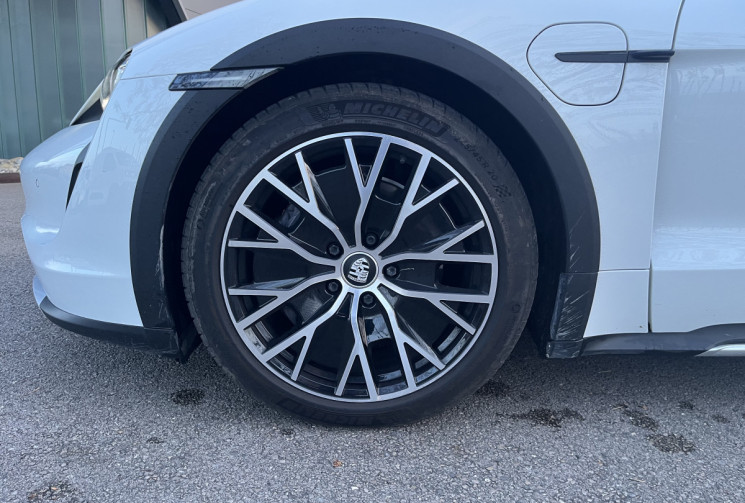 Porsche Taycan 4 Cross Turismo 38000km / Magnifique / 100% électrique / 
