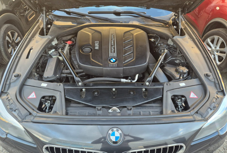BMW Série 5 518D F10 LOUNGE + * CARNET COMPLET * 