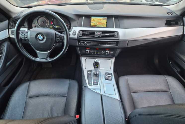 BMW Série 5 518D F10 LOUNGE + * CARNET COMPLET * 