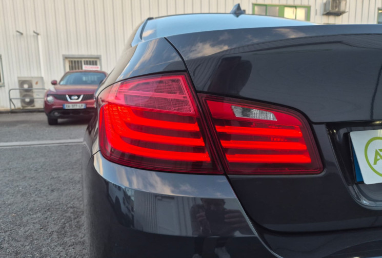 BMW Série 5 518D F10 LOUNGE + * CARNET COMPLET * 