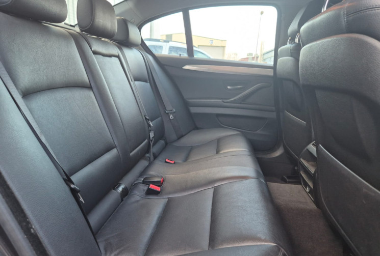 BMW Série 5 518D F10 LOUNGE + * CARNET COMPLET * 