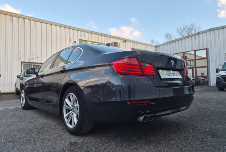 BMW Série 5 518D F10 LOUNGE + * CARNET COMPLET * 