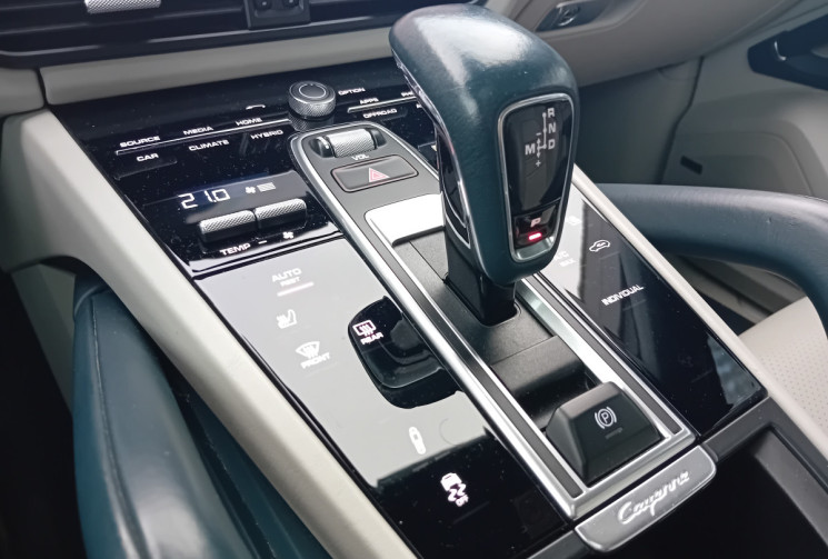 Porsche CAYENNE COUPE E-HYBRID 3.0 V6 462 CH - Toit vitré - Suivi exclusif Porsche - Superbe état 