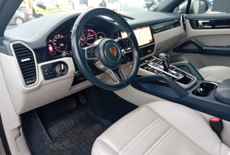 Porsche CAYENNE COUPE E-HYBRID 3.0 V6 462 CH - Toit vitré - Suivi exclusif Porsche - Superbe état 