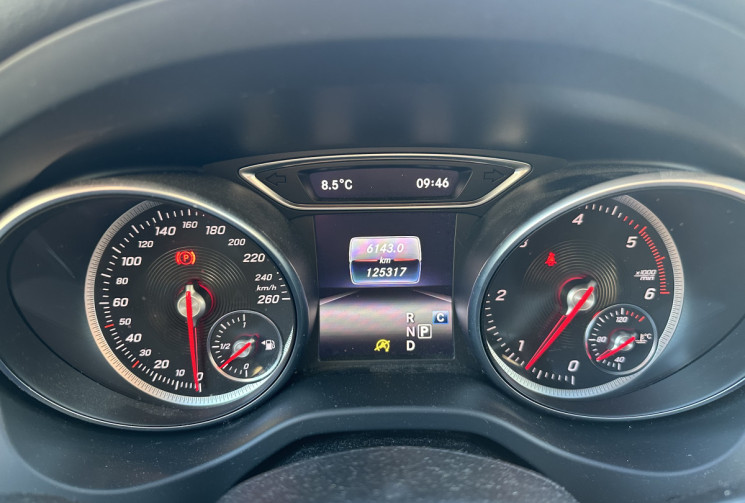 Mercedes GLA 200D 2.1 7G-DCT 136 STARLIGHT EDITION / PACK AMG 