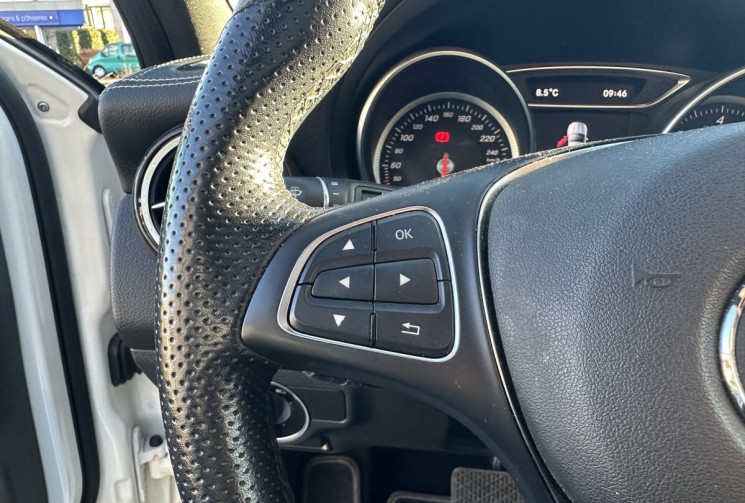 Mercedes GLA 200D 2.1 7G-DCT 136 STARLIGHT EDITION / PACK AMG 