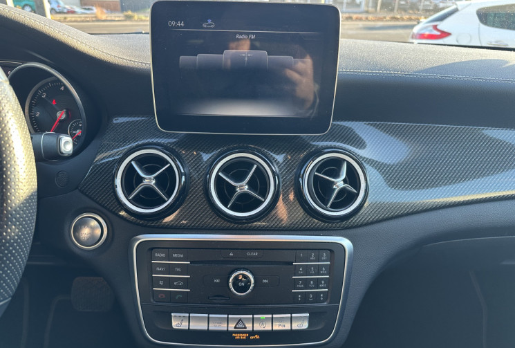 Mercedes GLA 200D 2.1 7G-DCT 136 STARLIGHT EDITION / PACK AMG 