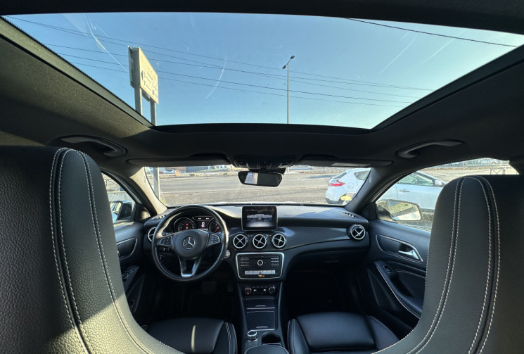 Mercedes GLA 200D 2.1 7G-DCT 136 STARLIGHT EDITION / PACK AMG 