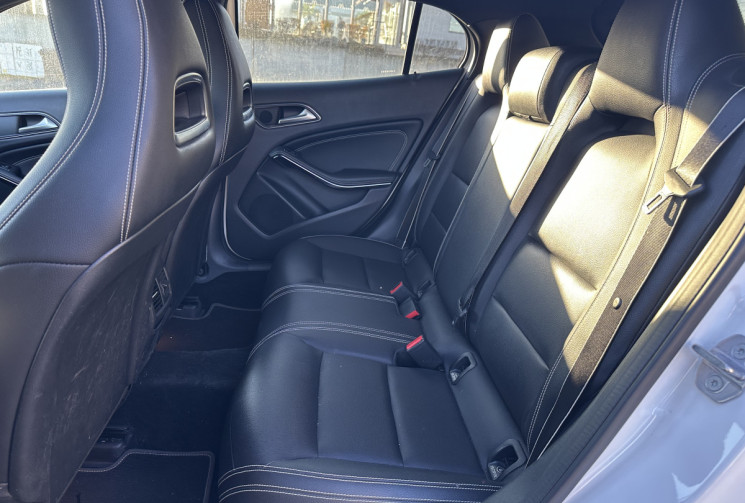 Mercedes GLA 200D 2.1 7G-DCT 136 STARLIGHT EDITION / PACK AMG 