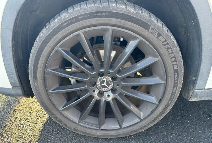 Mercedes GLA 200D 2.1 7G-DCT 136 STARLIGHT EDITION / PACK AMG 