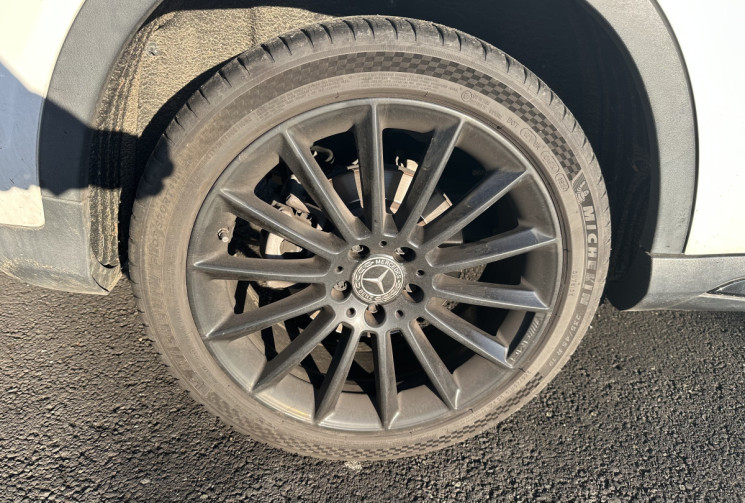 Mercedes GLA 200D 2.1 7G-DCT 136 STARLIGHT EDITION / PACK AMG 