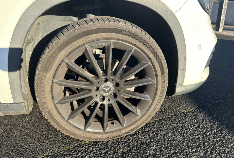 Mercedes GLA 200D 2.1 7G-DCT 136 STARLIGHT EDITION / PACK AMG 