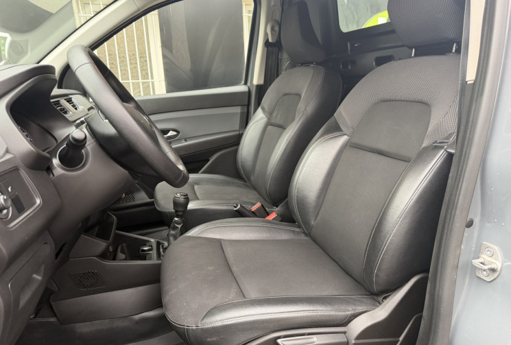 Renault EXPRESS VAN 1.5 BLUE DCI 95 CONFORT * ENTRETIEN ET CT OK * TVA RECUPERBLE * GARANTIE 6 MOIS