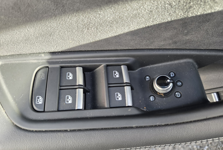 Audi A5 35 TFSI 150ch S line S tronic 7 * CARPLAY SANS FIL * ECLAIRAGE AMBIANCE * HAYON ELECTRIQUE  