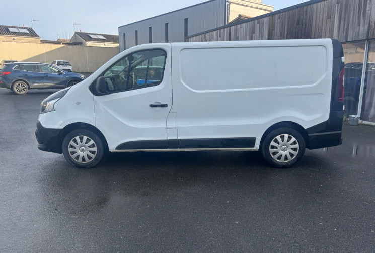 Renault Trafic III  L1H1 1.6 DCI 95 GRAND CONFORT / 1ERE MAIN / CAMERA DE RECUL / GARANTIE 12 MOIS