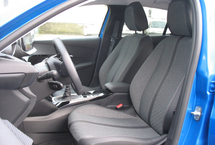 Peugeot 208 II 1.2 ESSENCE ALLURE 780 km GARANTIE CONSTRUCTEUR