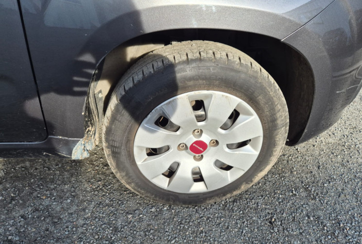 FIAT Panda 1.2i 70CV FINTION POP * 1ER MAIN* FAIBLE KILOMETRAGE* DISTRIBUTION FAITE