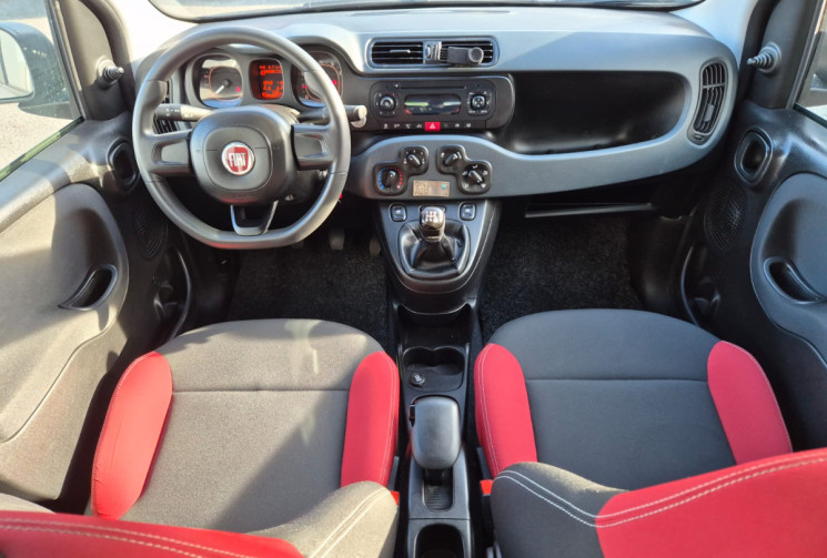 FIAT Panda 1.2i 70CV FINTION POP * 1ER MAIN* FAIBLE KILOMETRAGE* DISTRIBUTION FAITE