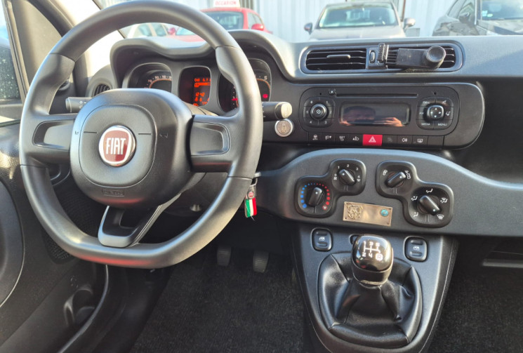 FIAT Panda 1.2i 70CV FINTION POP * 1ER MAIN* FAIBLE KILOMETRAGE* DISTRIBUTION FAITE