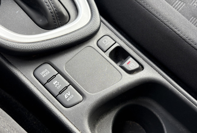 Toyota Yaris MC24 116cv 1.5 VVTI Dynamic Business * Carplay Sans Fil * Caméra * Garantie TOYOTA